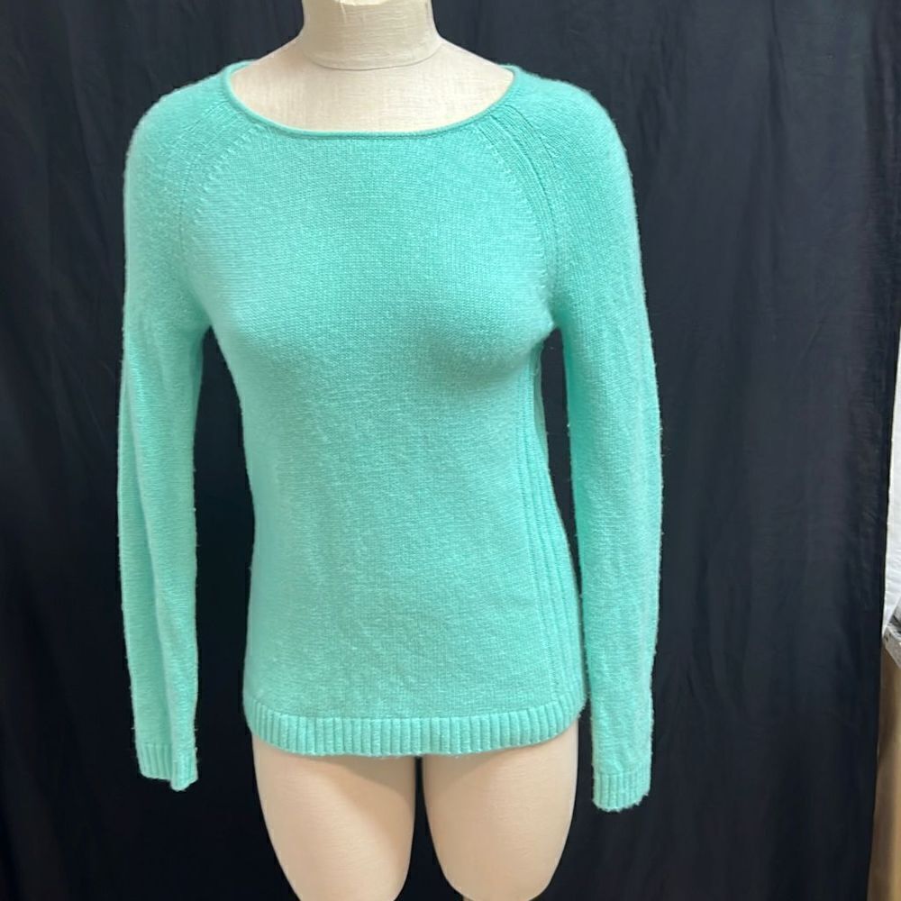 J  Crew  Green Sweater Size Medium